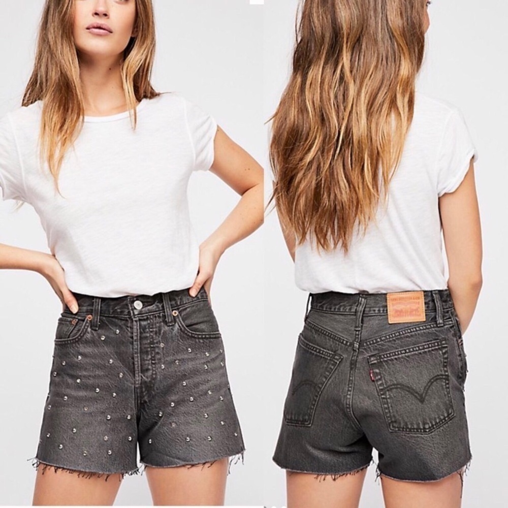 Levi’s Wedgie Shorts Size 25 High Waist Frayed Hem Studs Black Wash